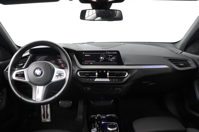 BMW 1-SERIE 118i Business Edition | M Sport | Sfeerverlichting | Sportstoelen |