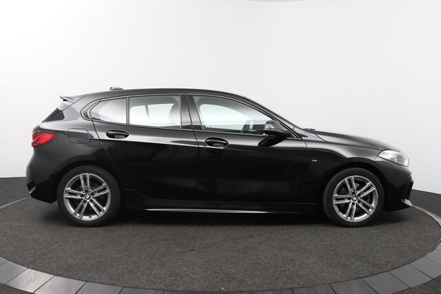BMW 1-SERIE 118i Business Edition | M Sport | Sfeerverlichting | Sportstoelen |
