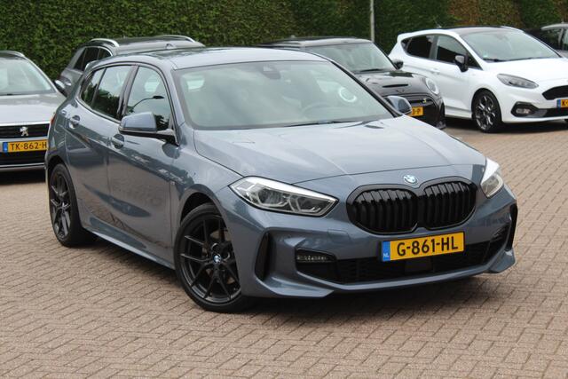 BMW 1-SERIE 118i Executive Ed. M Sport / Camera / Navigatie / 18'' / Sportstoelen / Stuur + Stoelverwarming / DAB / Cruise Control