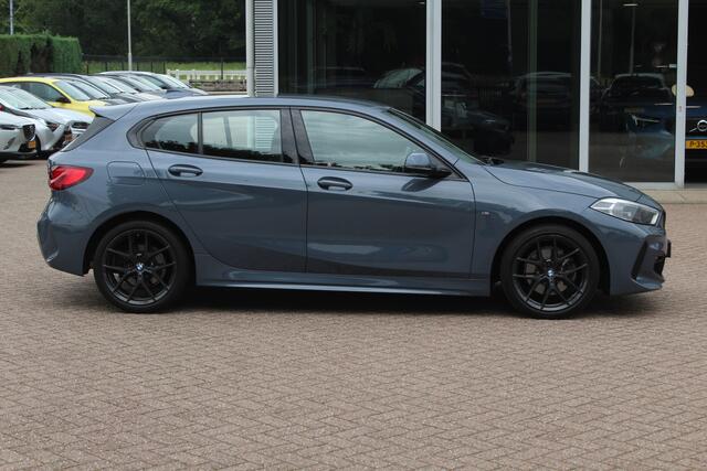 BMW 1-SERIE 118i Executive Ed. M Sport / Camera / Navigatie / 18'' / Sportstoelen / Stuur + Stoelverwarming / DAB / Cruise Control