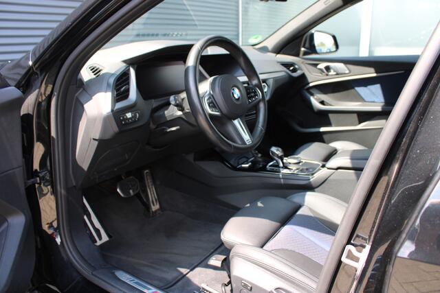 BMW 1-SERIE 118i M-Sport Navigatie Camera Full-LED Half-Leder NL-Auto