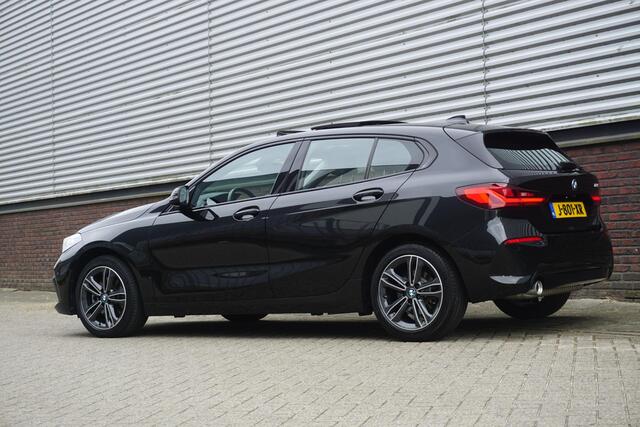 BMW 1-SERIE 118i 140PK Automaat Sport-line/Panodak/Camera/ Parking Pack