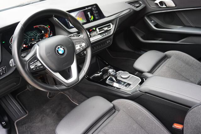 BMW 1-SERIE 118i 140PK Automaat Sport-line/Panodak/Camera/ Parking Pack