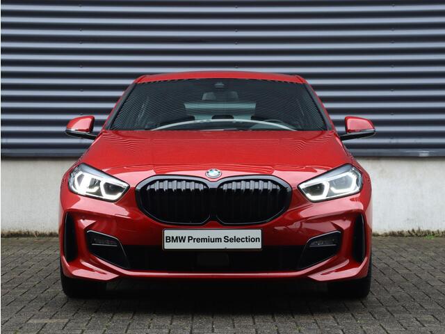 BMW 1-SERIE 118i | Executive | M Sportpakket | Apple Carplay | LED | 17'' LMV