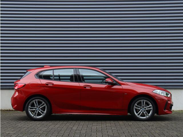 BMW 1-SERIE 118i | Executive | M Sportpakket | Apple Carplay | LED | 17'' LMV