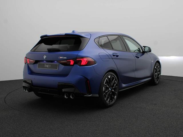 BMW 1-SERIE 5-deurs M135i xDrive | M Sportpakket Pro | Innovation Pack | Nieuw