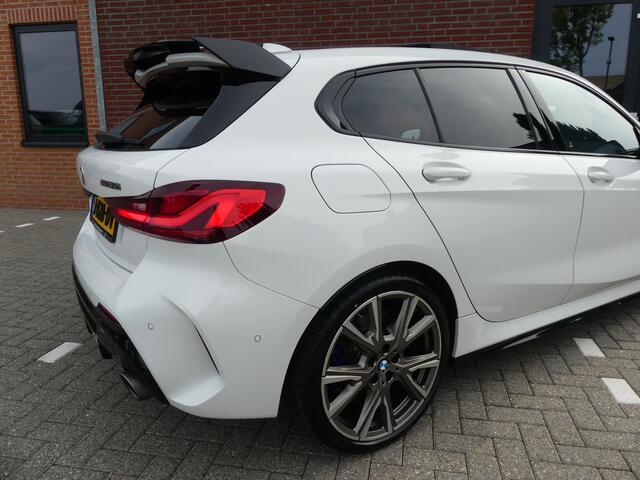 BMW 1-SERIE M135i xDrive High Executive