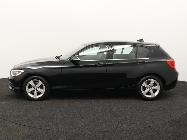 BMW 1-SERIE automaat 118i Corporate Lease Executive navi full map, cruise, leer, bluetooth, led, pdc, Lmvelg L, parkeersensoren achter, hill hold functie, Bandenspanningscontrolesysteem, Stuurbekrachtiging snelheidsafhankelijk, stuur multifunc mooie strake automaat. 