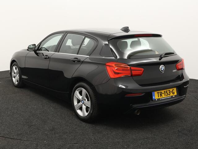 BMW 1-SERIE automaat 118i Corporate Lease Executive navi full map, cruise, leer, bluetooth, led, pdc, Lmvelg L, parkeersensoren achter, hill hold functie, Bandenspanningscontrolesysteem, Stuurbekrachtiging snelheidsafhankelijk, stuur multifunc mooie strake automaat. 