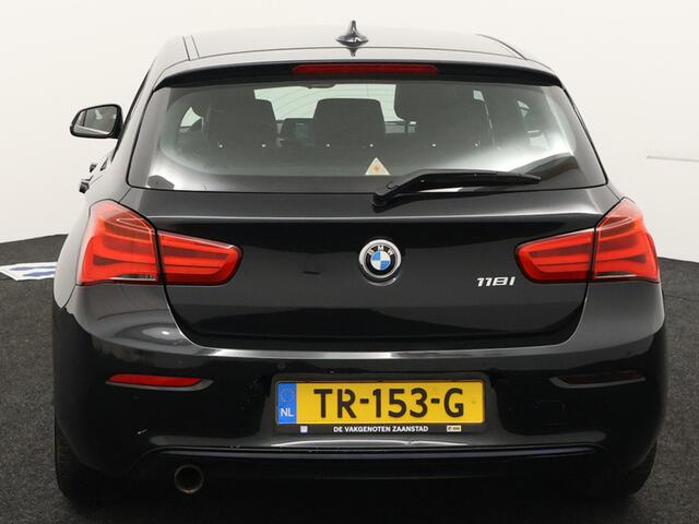 BMW 1-SERIE automaat 118i Corporate Lease Executive navi full map, cruise, leer, bluetooth, led, pdc, Lmvelg L, parkeersensoren achter, hill hold functie, Bandenspanningscontrolesysteem, Stuurbekrachtiging snelheidsafhankelijk, stuur multifunc mooie strake automaat. 