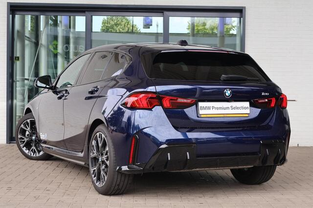 BMW 1-SERIE 5-deurs 120 | M Sportpakket | Innovation Pack | Driving Assistant Plus