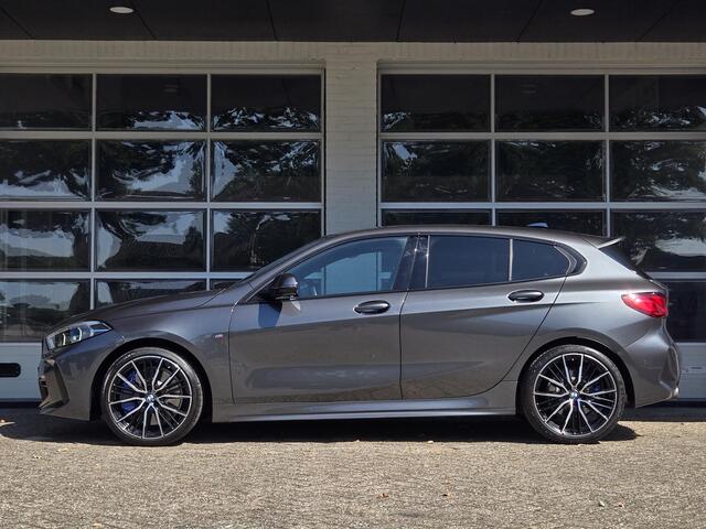 BMW 1-SERIE 118i High Executive Edition M SPORT | 19 INCH LM VELGEN | LEDER | CAMERA | SPORTSTOELEN |