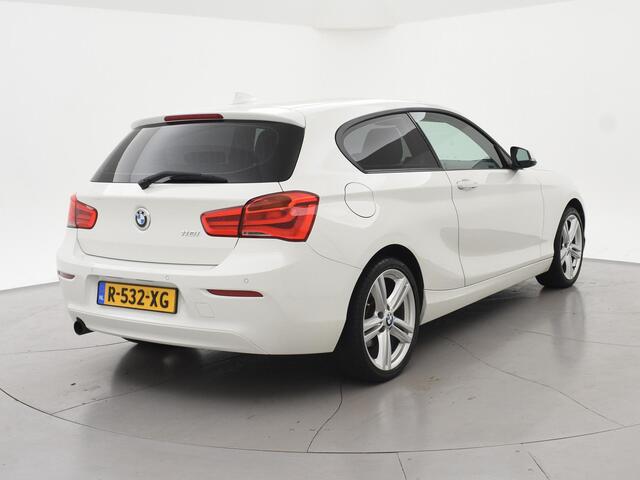 BMW 1-SERIE 118i 3-DEURS + LEDER | SPORTSTOELEN | STOELVERW. | 18 INCH