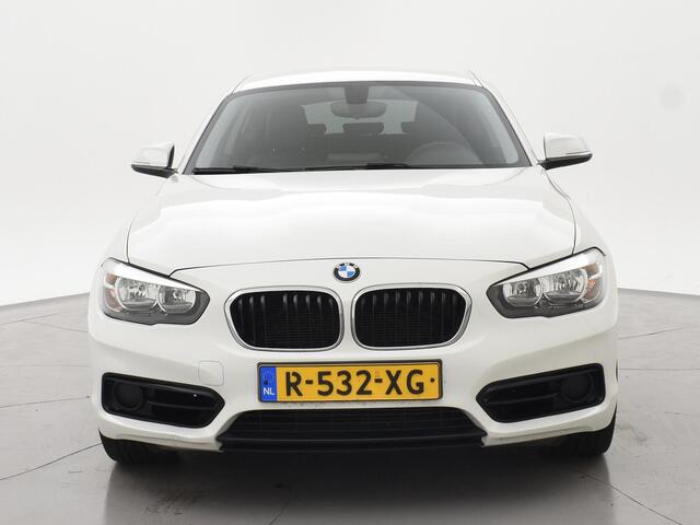 BMW 1-SERIE 118i 3-DEURS + LEDER | SPORTSTOELEN | STOELVERW. | 18 INCH