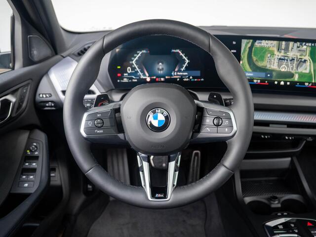BMW 1-SERIE 120 | M Sportpakket Pro | Premium Pack | Verwarmd Stuurwiel | Comfort Access | Achteruitrijcamera | Panoramadak | Isofix | Stoelverwarming | Harman-Kardon | Parking Assistant | 19''