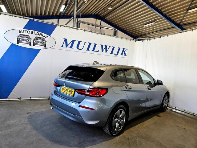 BMW 1-SERIE 118i Introduction Edition / Virtual / Sportstoelen / NL Auto