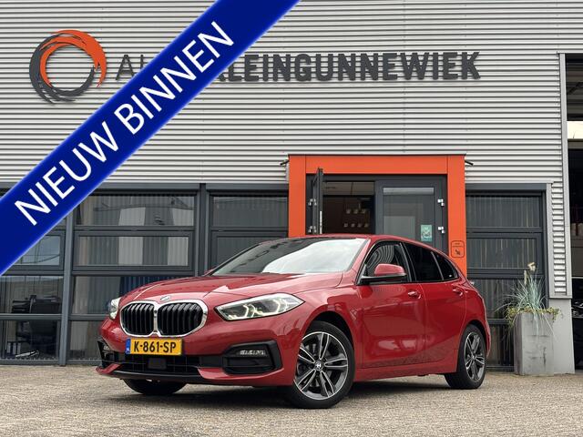 BMW 1-SERIE 118i Executive Sportline / Schuifkanteldak / Harman Kardon Audio / Camera / Stoel en Stuurverwarming /