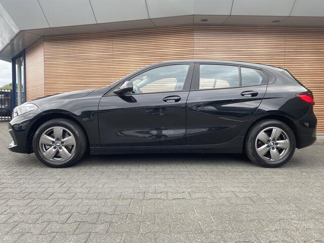 BMW 1-SERIE 118i Executive Edition Lm velgen / Navigatie / Carplay