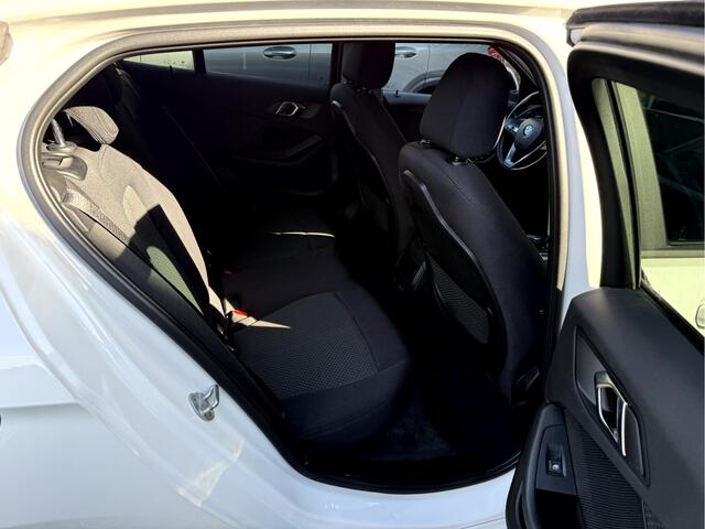 BMW 1-SERIE 118i 140pk Automaat 19''Lmv, Navi,