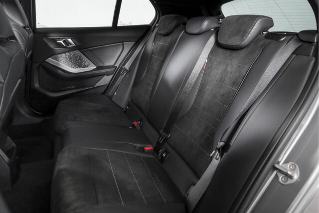 BMW 1-SERIE 120 M Sport - Automaat | Dig. Cockpit | Adapt. Cruise | Stoelverw. | PDC | Camera | NAV + App. Connect | ECC | DAB | LM 18" | 9811