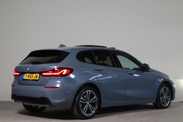 BMW 1-SERIE 118i Introduction Edition NL-Auto!! Pano I Stoelverwarming I Sfeerverlichting