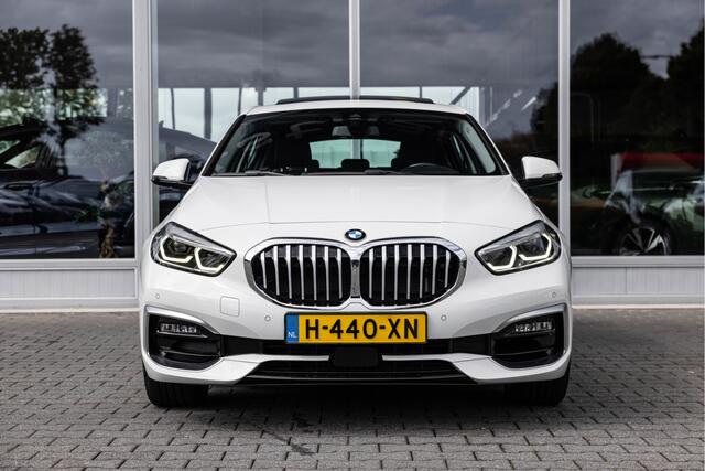 BMW 1-SERIE 118i High Executive Edition | Pano | Camera