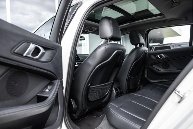 BMW 1-SERIE 118i High Executive Edition | Pano | Camera