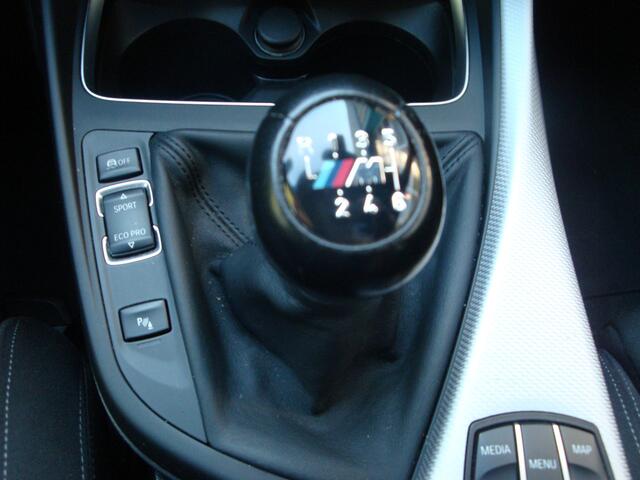 BMW 1-SERIE 118i Edition M Sport Shadow High Executive