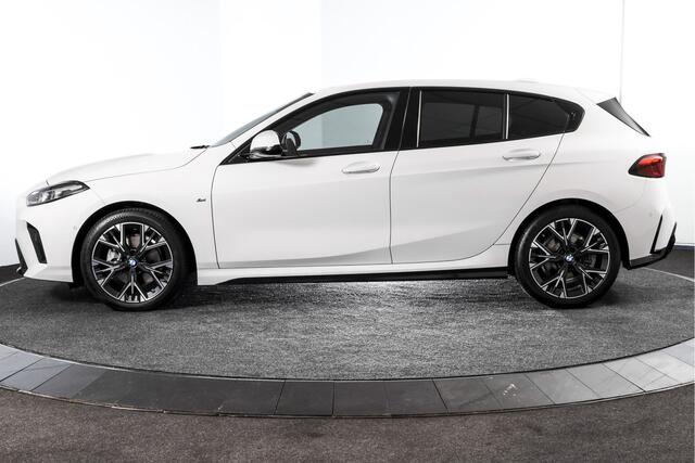 BMW 1-SERIE 120 M Sport - Automaat | Dig. Cockpit | Adapt. Cruise | Harman/Kardon | Stoelverw. | PDC | Camera | NAV + App. Connect | ECC | DAB | LM 18" | 9351