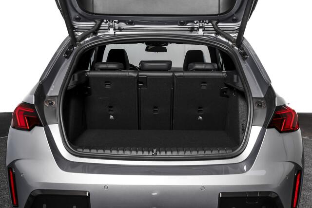 BMW 1-SERIE 120 M Sport - Automaat | Innovation Pack | Premium Pack | S/K-Panodak | Dig. Cockpit | Adapt. Cruise | Stoel+-Stuurverw. | 360 Camera | NAV + App. Connect | Harman\Kardon | Head-Up | LM 19" | Afn. trekhaak | 1481