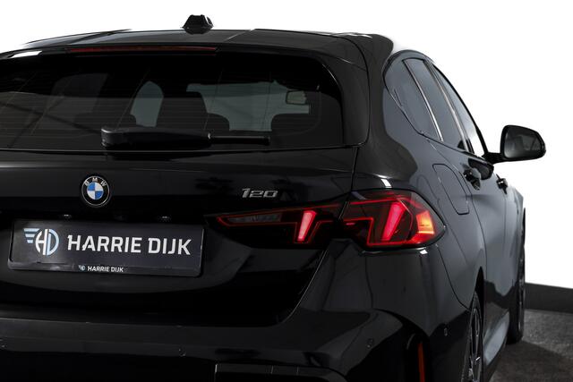 BMW 1-SERIE 120 M Sport - Automaat | Dig. Cockpit | Adapt. Cruise | Stoelverw. | Leder | PDC | Camera | NAV + App. Connect | ECC | DAB | LM 18" | 7100