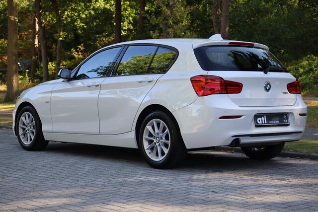 BMW 1-SERIE 118i Corporate Lease Executive Sportline, LED, Hydro-besturing, Cruise Control, DAB, Lichtpakket, Navigatie, Automatische Airco, Nederlands, etc.