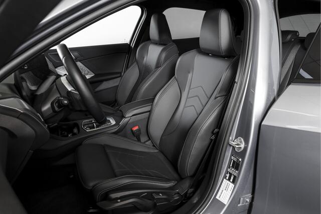 BMW 1-SERIE 120 M Sport - Automaat | Dig. Cockpit | Adapt. Cruise | Stoelverw. | Leder | PDC | Camera | NAV + App. Connect | ECC | DAB | LM 18" | 0975