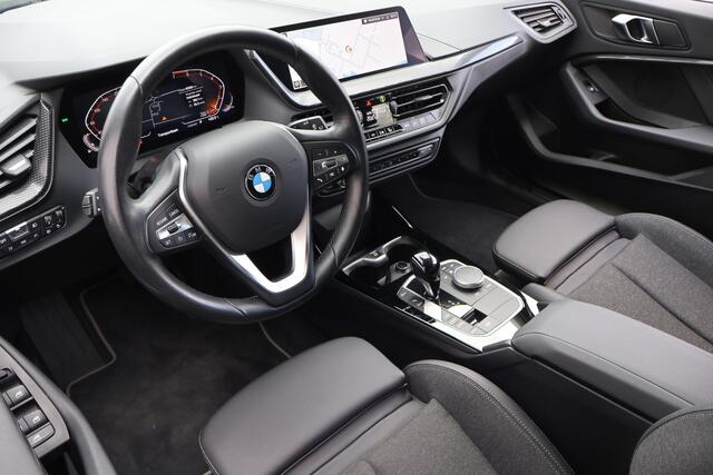 BMW 1-SERIE 118i | LED | Automaat | Clima | Camera |
