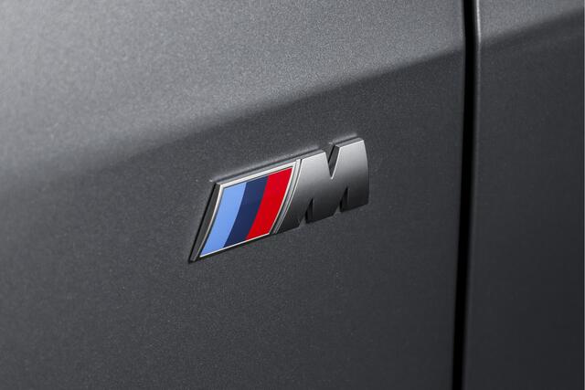 BMW 1-SERIE 120 M Sport - Automaat | Dig. Cockpit | Adapt. Cruise | Stoelverw. | PDC | Camera | NAV + App. Connect | ECC | DAB | LM 18" | 3303