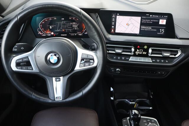 BMW 1-SERIE 118i Business Edition Plus NL-Auto!! Panoramadak I Apple Car-Play