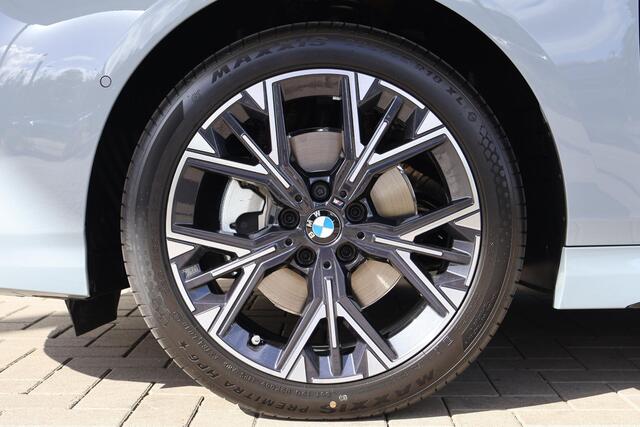 BMW 1-SERIE 120 M Sport Design Edition | Premium Pack | Voorstoelen Verwarmd | Stuurwiel Verwarmd