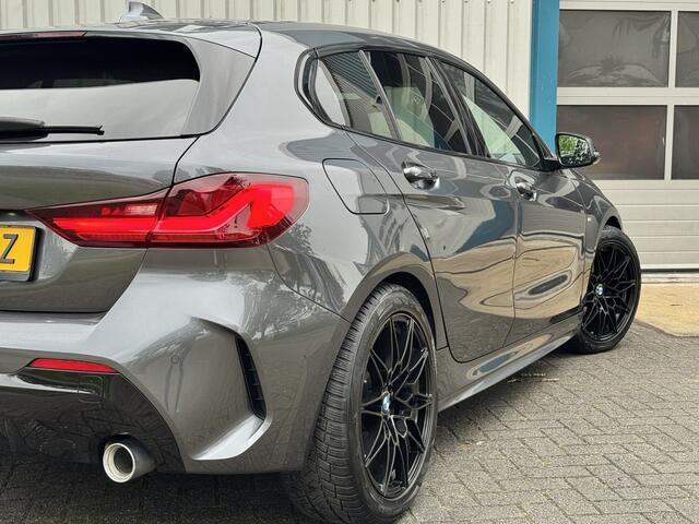 BMW 1-SERIE 118d M-Pakket / Virtual / Adaptive / Camera / Apple Carplay / Alcantara