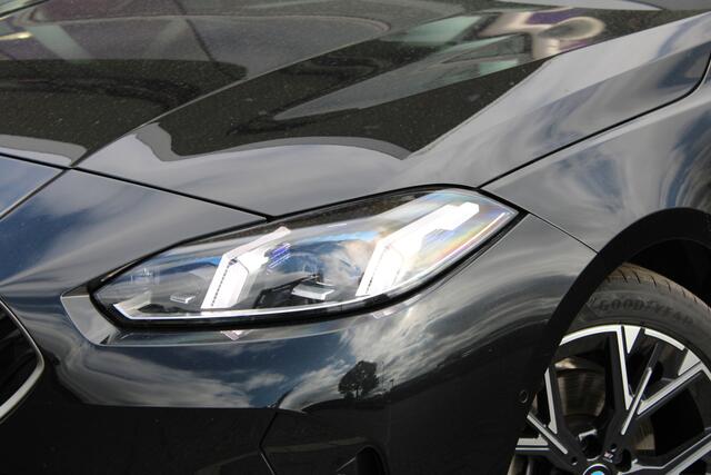 BMW 1-SERIE 120 M Sport Automaat / Sportstoelen / M Adaptief onderstel / Comfort Access / Head-Up / Harman-Kardon