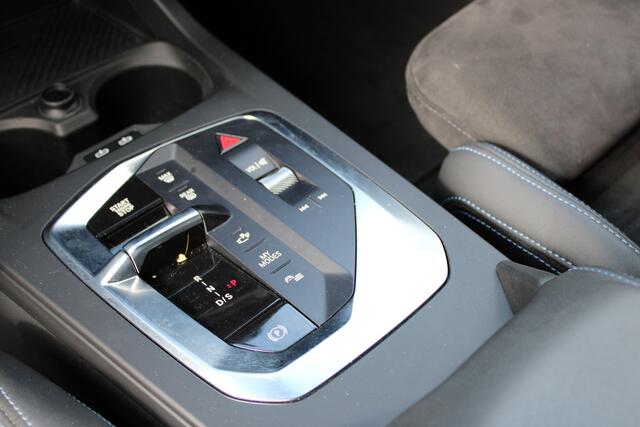 BMW 1-SERIE 120 M Sport Automaat / Sportstoelen / M Adaptief onderstel / Comfort Access / Head-Up / Harman-Kardon