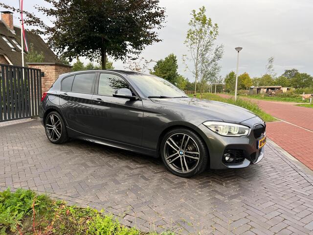 BMW 1-SERIE 118i Corporate Lease Executive M-Pakket | Automaat | Camera | Apple CarPlay
