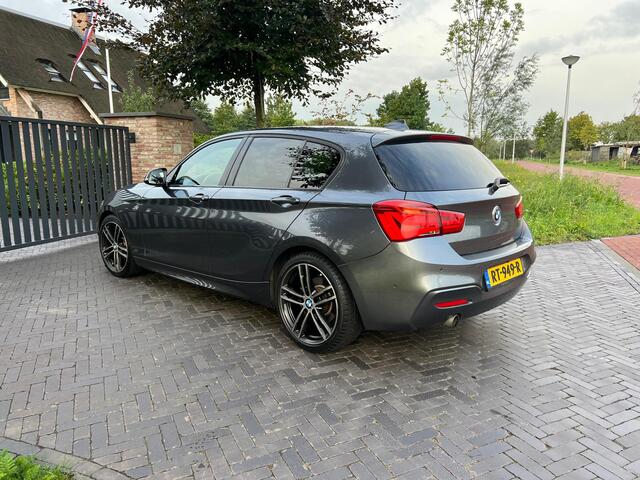 BMW 1-SERIE 118i Corporate Lease Executive M-Pakket | Automaat | Camera | Apple CarPlay
