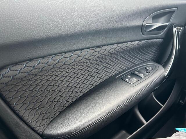 BMW 1-SERIE 118i Corporate Lease Executive M-Pakket | Automaat | Camera | Apple CarPlay