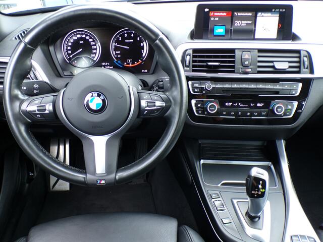 BMW 1-SERIE 118i M Sport Edition, Automaat / Camera + Sensoren / Stoelverwarming / Full LED / Navigatie / 18'' LMV