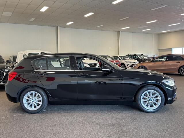 BMW 1-SERIE 116i NAVIGATIE, CRUISE, ECC AIRCO, 16''LMV