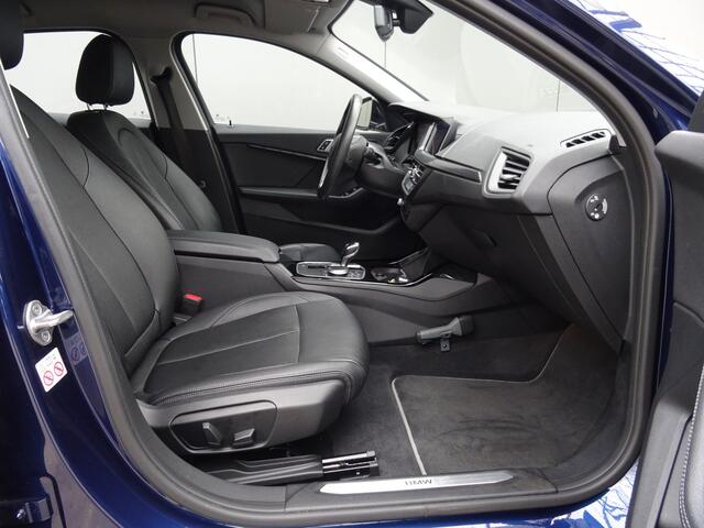 BMW 1-SERIE 118i High Executive Edition * CARPLAY * DEALER ONDERH. !!