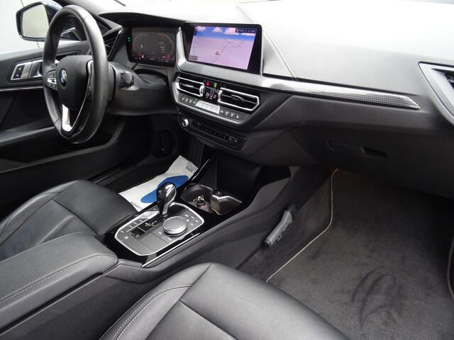 BMW 1-SERIE 118i High Executive Edition * CARPLAY * DEALER ONDERH. !!