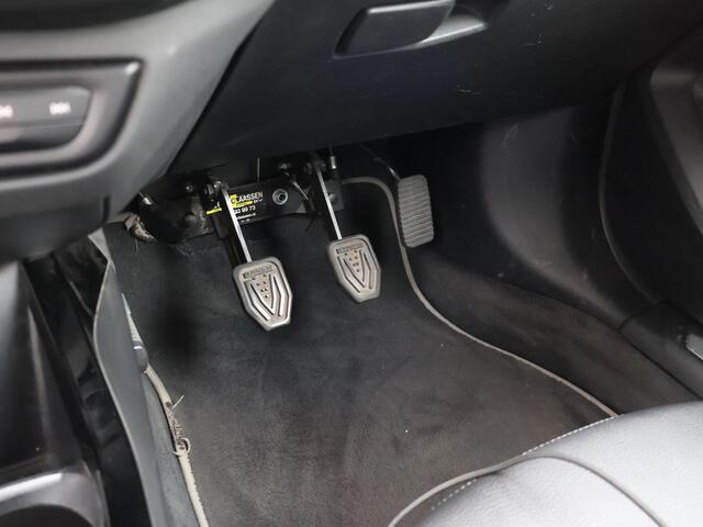 BMW 1-SERIE 116D LESAUTO DUBBELE BEDIENING HANDGESCHAKELD + CAMERA | SPORTSTOELEN | LED