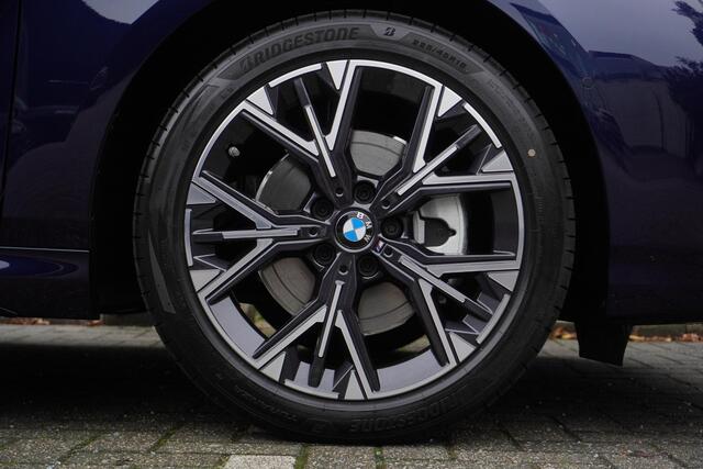 BMW 1-SERIE 5-deurs 120 M Sportpakket | Harman Kardon | Elektr. Achterklap | Draadloze Lader | Comfort Acces | Verwarmd Stuur | Verwarmde Voorstoelen