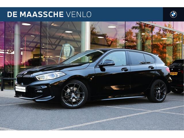 BMW 1-SERIE 118i High Executive M Sport Automaat / Trekhaak / Panoramadak / Stoelverwarming / Stuurverwarming / Adaptieve LED / HiFi Audio / Sportstoelen / 18" LMV